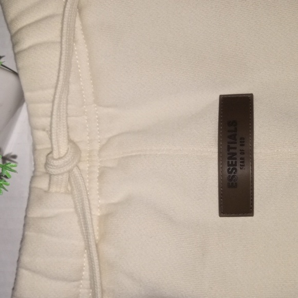 Fear of God Essentials Gender Inclusive Sweatpants. Mens XS. Cream. PRICE FIRM! - Picture 1 of 11